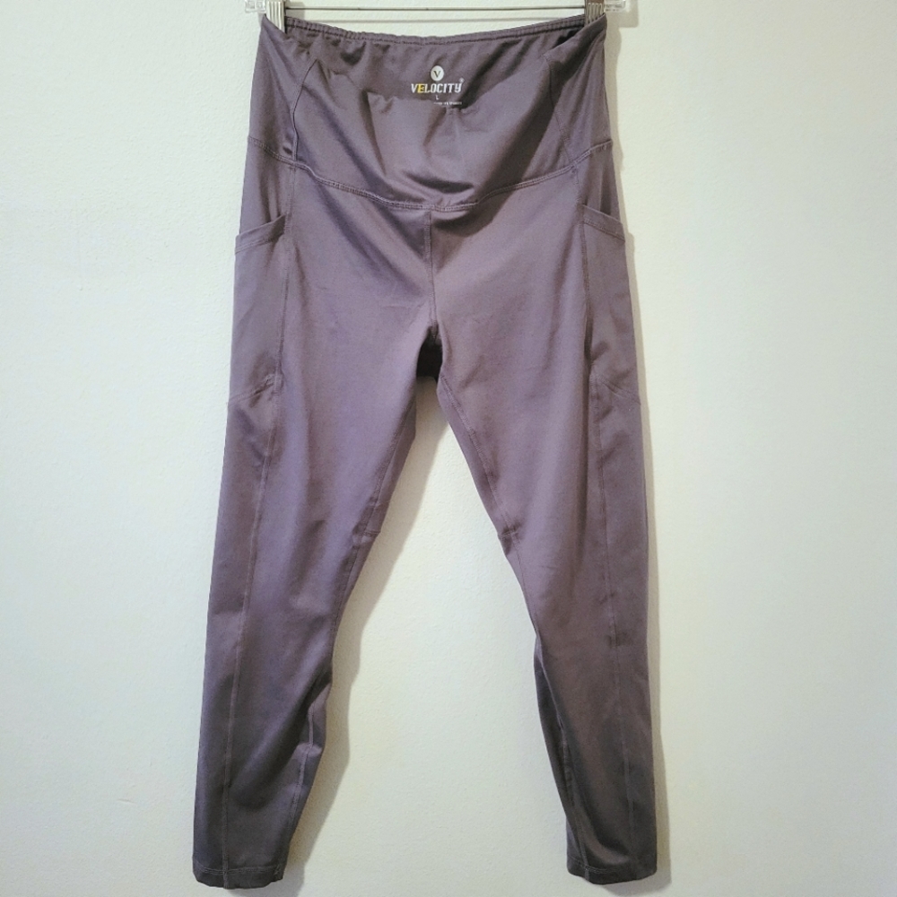 Womens Velocity leggings in an ashy lavender color